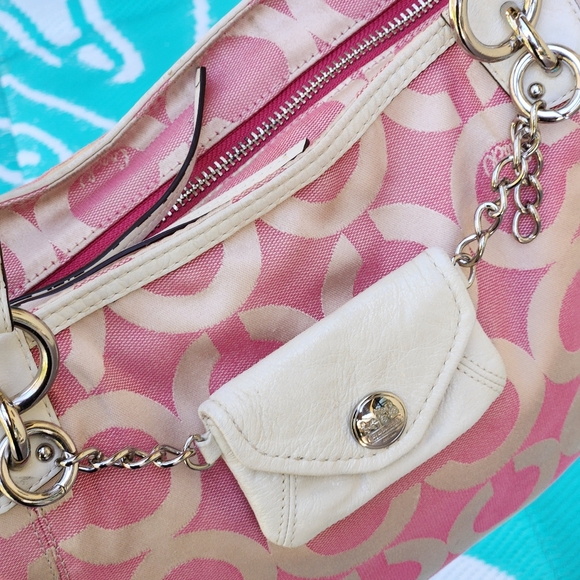 Coach Madison Op Art Shoulder bag. GORGEOUS flirty Barbie pink and white - Picture 3 of 16
